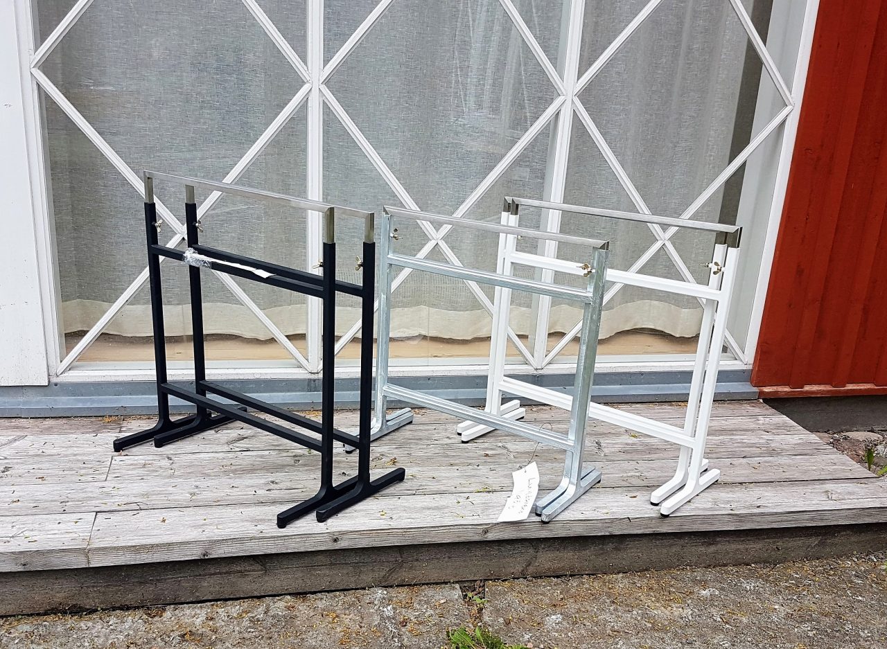 Duka upp för midsommarfest